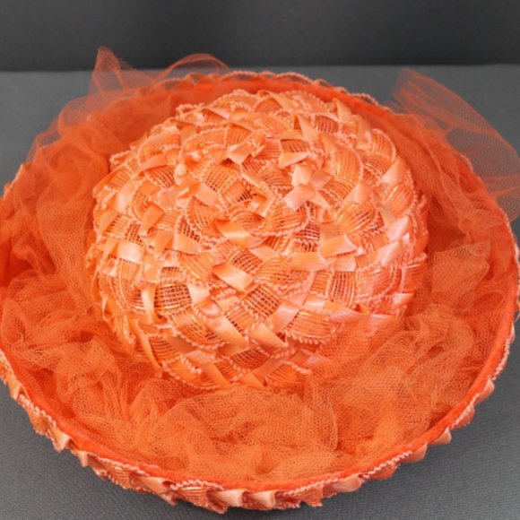 Vintage 1960s Breton hat in soft orange - Picture 5 of 9